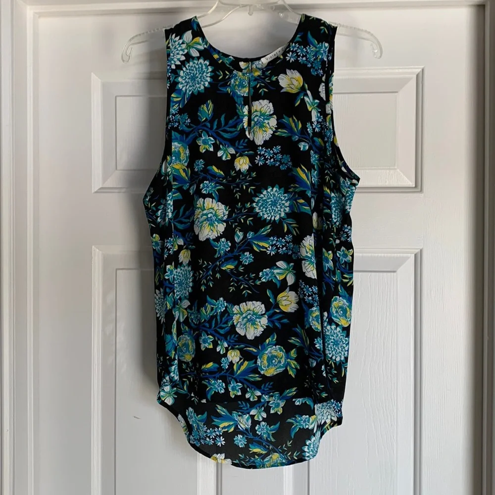 Violet and Claire Floral Tank - Picture 1 of 5